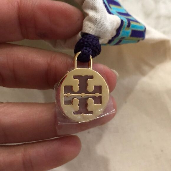 Tory Burch 15 x 12 ivory muslin dust bag - Picture 3 of 6